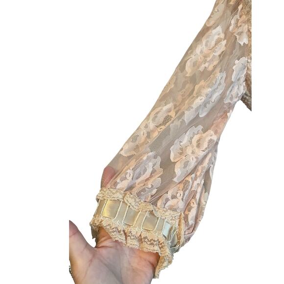 VTG. Victorian Princess Robe Womens M Lace Plunge Chiffon Coquette Fairy Renni - Picture 11 of 11